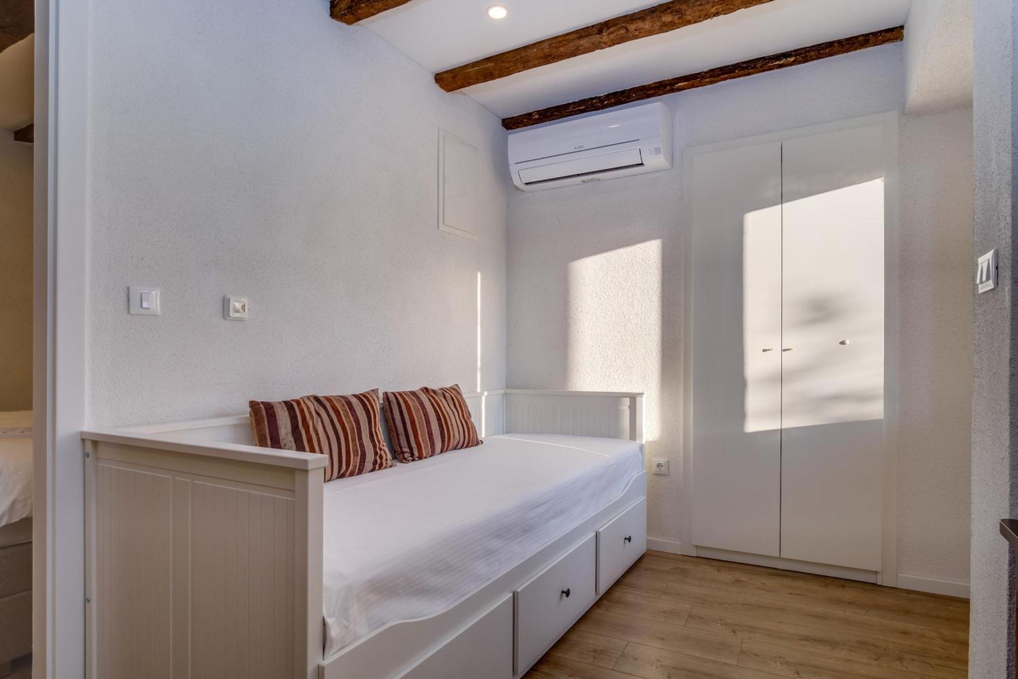 Апартаменты Casa Rustica Мали-Лошинь Экстерьер фото