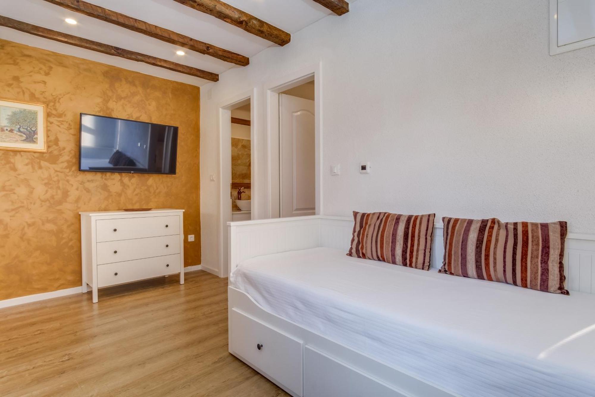 Апартаменты Casa Rustica Мали-Лошинь Экстерьер фото