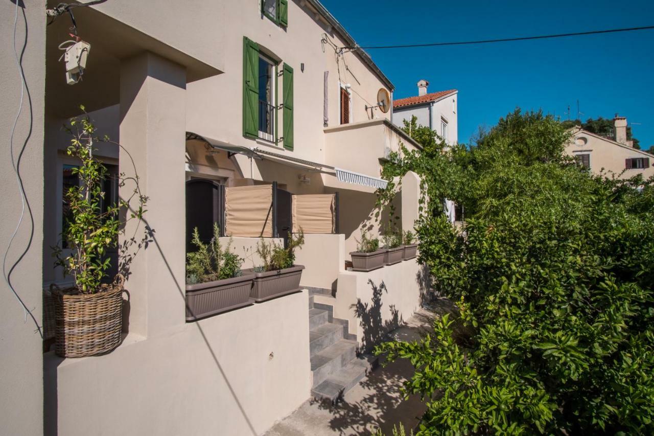 Апартаменты Casa Rustica Мали-Лошинь Экстерьер фото
